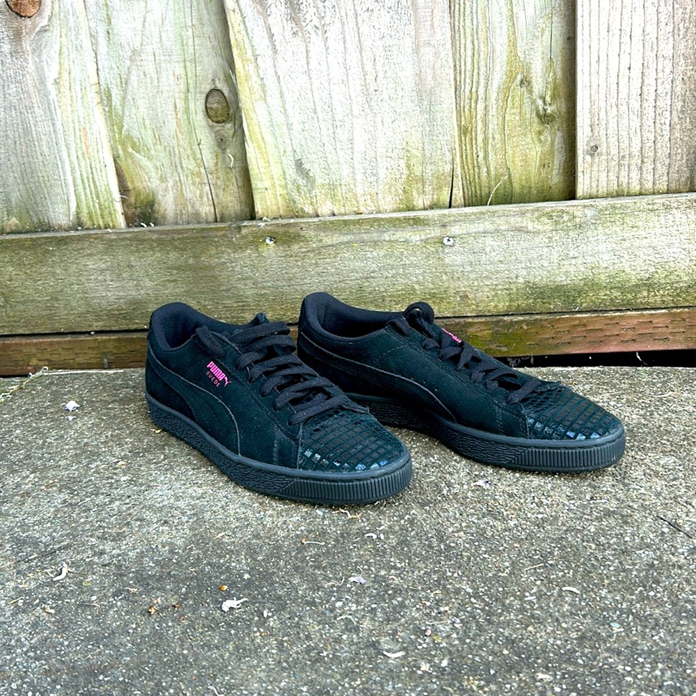 Black suade puma sneakers